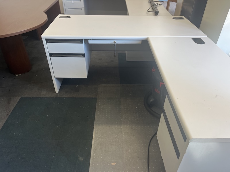 HOIN L-SHAPE DESK